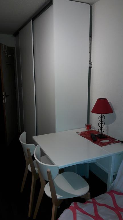 Studio Au Calme Deville-les-Rouen Exterior foto